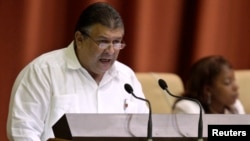 Cuban Economy Minister Marino Murillo addresses the National Assembly in Havana, Dec. 18, 2010. 