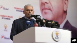 Binali Yildirim, former prime minister and AKP mayoral candidate for Istanbul, gives a statement in Istanbul, March 31, 2019. 