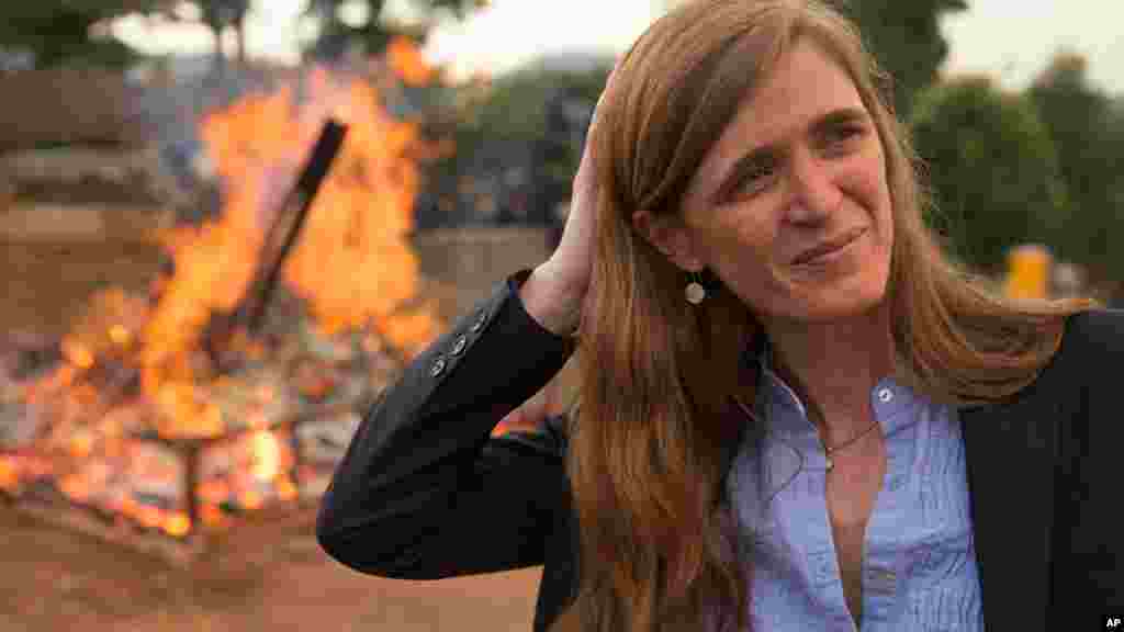 L'ambassadrice américaine Samantha Power assiste à la ceremonie au Palais des Congrès, Yaoundé, 19 avril 2016