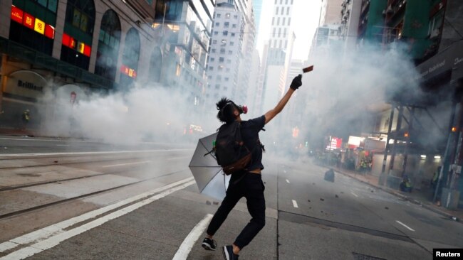 香港星期六（11月2日）多处地点爆发抗议