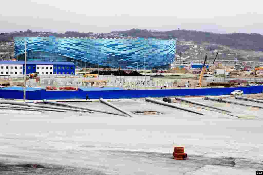 The Iceberg will host competitions of figure skating, a favorite sport of Russians, Sochi, Russia, March 15, 2013. (V. Undritz/VOA) 