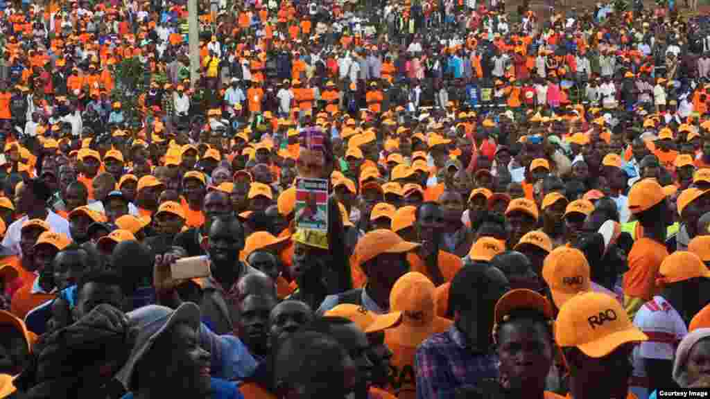 Wafuasi wa Muungano wa Upinzani (NASA) wakishiriki katika mkutano huko Uhuru Park, Nairobi nchini Kenya.