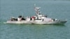 Američki vojni brod ispalio hice upozorenja nakon približavanja tri plovila Iranske revolucionarne garde