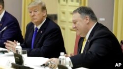 Ngoại trưởng Mỹ Pompeo và Tổng thống Trump tại Việt Nam. 