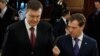 Янукович та Медведєв знову говорили про ціну на газ 