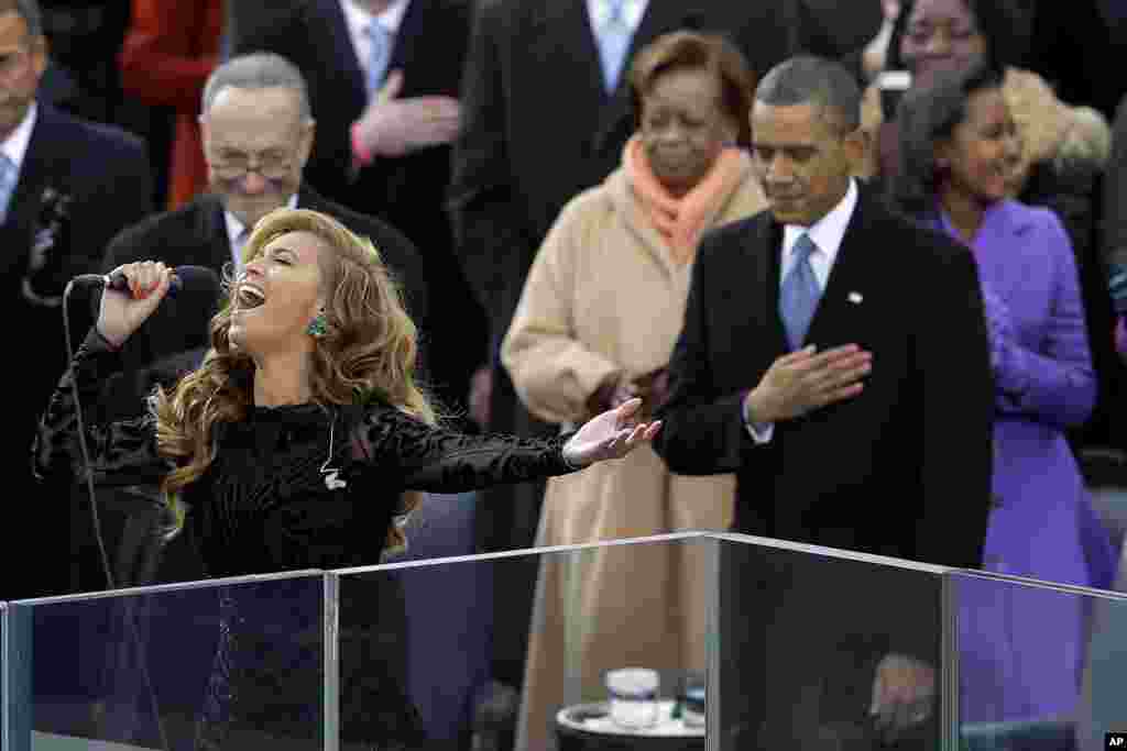Görkəmli müğənni Beyonse ABŞ milli himnini ifa edir