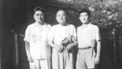 1963年夏，黄万里和儿子黄观鸿看望父亲黄炎培。黄观鸿1963年北大毕业后被分配到天津大学任教，文革初期被打成现行反革命，戴高帽游街。（黄万里研究基金图片）