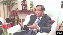 မြန်မာနိုင်ငံဆိုင်ရာ အာဆီယံ အထူးကိုယ်စားလှယ် ကမ္ဘောဒီးယားနိုင်ငံခြားရေးဝန်ကြီး Prak Sokhon 