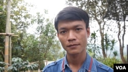 As a child, Sopon Ayi, 29, sometimes went hungry when his father squandered the family’s money to feed his opium addiction. (Photo: L. Hoang / VOA)