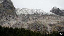 Gletser di pegunungan Alpen termasuk di antara yang mengalami pencairan secara cepat (foto: ilustrasi). 