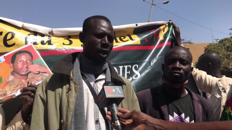 Les Burkinabè dans la rue pour soutenir la junte