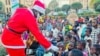 Arbre de Noël organisé au profit des enfants par la mairie de Ouagadougou, Ouagadougou le 25 décembre 2020 (VOA/Lamine Traoré)