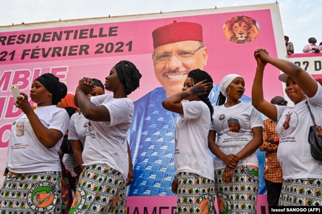 Les supporters de Mohamed Bazoum, le 18 février 2021 à Niamey, avant le second tour de l'élection présidentielle du 21 février.