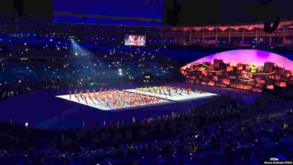 Cerimónia de abertura dos Jogos Olímpicos no estádio do Maracanã no Rio de Janeiro.