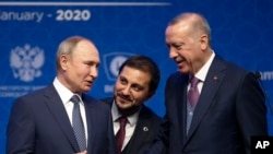 Президент РФ Владимир Путин и президент Реджеп Эрдоган на церемонии открытия газопровода "Турецкий поток". Стамбул, 8 января 2020 г. 