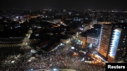 Arhiva - studentski protest u kragujevcu na Sretenje (REUTERS/Marko Djurica)