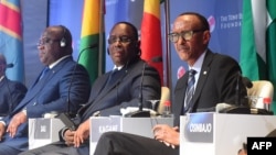 (G-D) Président Felix Tshisekedi ya RDC, mokokani wa ye ya Sénégal Macky Sall elongo na na Paul Kagame ya Rwanda na bokutani ya Fondation Tony Elumelu na Abuja, Nigeria, 27 juillet 2019.