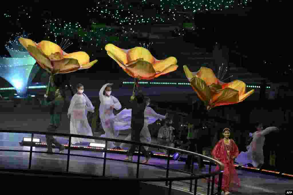 سعودی عرب کے گلوکار محمد عبدو نے بھی افتتاحی تقریب میں اپنے فن کا مظاہرہ کیا۔