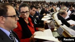 Louisa Hanoune, lors d'une session de vote sur des réformes constitutionnelles, Alger, 7 février 2016.