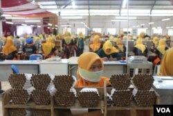 Pekerja Mitra Produksi Sigaret (MPS) di Yogyakarta. (foto: VOA/Nurhadi)