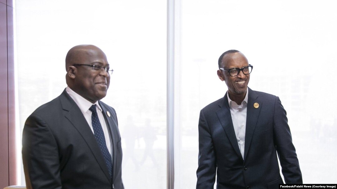 Perezida Felix Tshisekedi wa Repubulika Iharanira Demokarasi ya Kongo ari kumwe na Perezida Paul Kagame w'u Rwanda ubu uyoboye Umuryango w'Afurika y'Uburasirazuba.