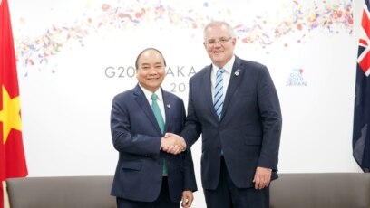 Thủ tướng Nguyễn Xuân Phúc và Thủ tướng Australia Scott Morrison. (Ảnh VTV via VGP)