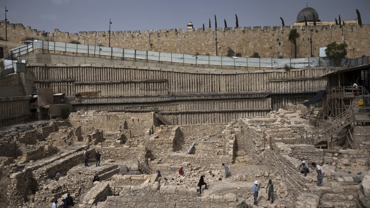 Ancient Greek Fortress Unearthed Near Jerusalem