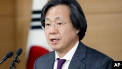 Giám đốc Trung tâm Kiểm soát Dịch bệnh Hàn Quốc Jung Ki-Suck phát biểu tại cuộc họp báo ở Seoul, ngày 22/3/2016.