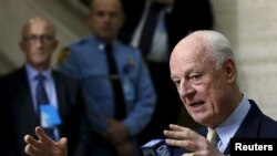 Staffan de Mistura, médiateur de l'ONU pour la Syrie, lors d'une conférence de presse le 1er février 2016. (REUTERS/Denis Balibouse)