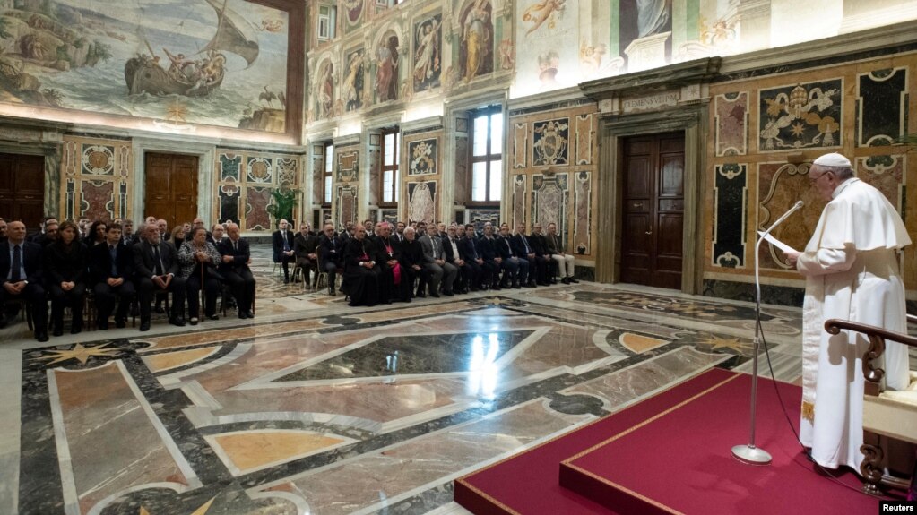 Đức Giáo Hoàng Phanxicô trong một buổi gặp các giới chức ở Vatican ngày 4/3/2019. 