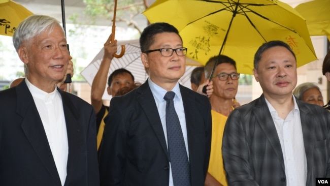 香港和平占中三名发起人(左起) 朱耀明、陈健民、戴耀廷。 (2018年9月17日 美国之音汤惠芸拍摄 )