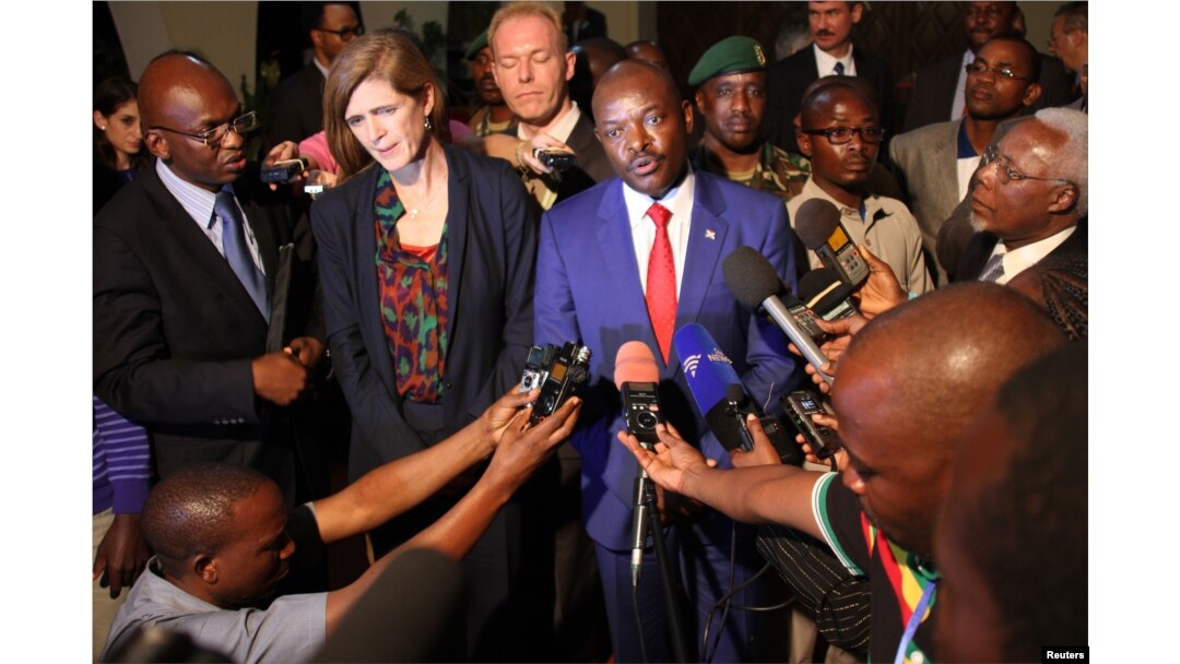 Samantha Power, the United States' U.N. ambassador, and Burundian President Pierre Nkurunziza speak to reporters in Gitega, Burundi, Jan. 22, 2016.