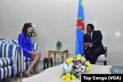 FILE - U.S. Ambassador to the United Nations Nikki Haley, left, meets with Congolese President Joseph Kabila in Kinshasa, Oct. 27, 2017. (VOA/Top Congo)