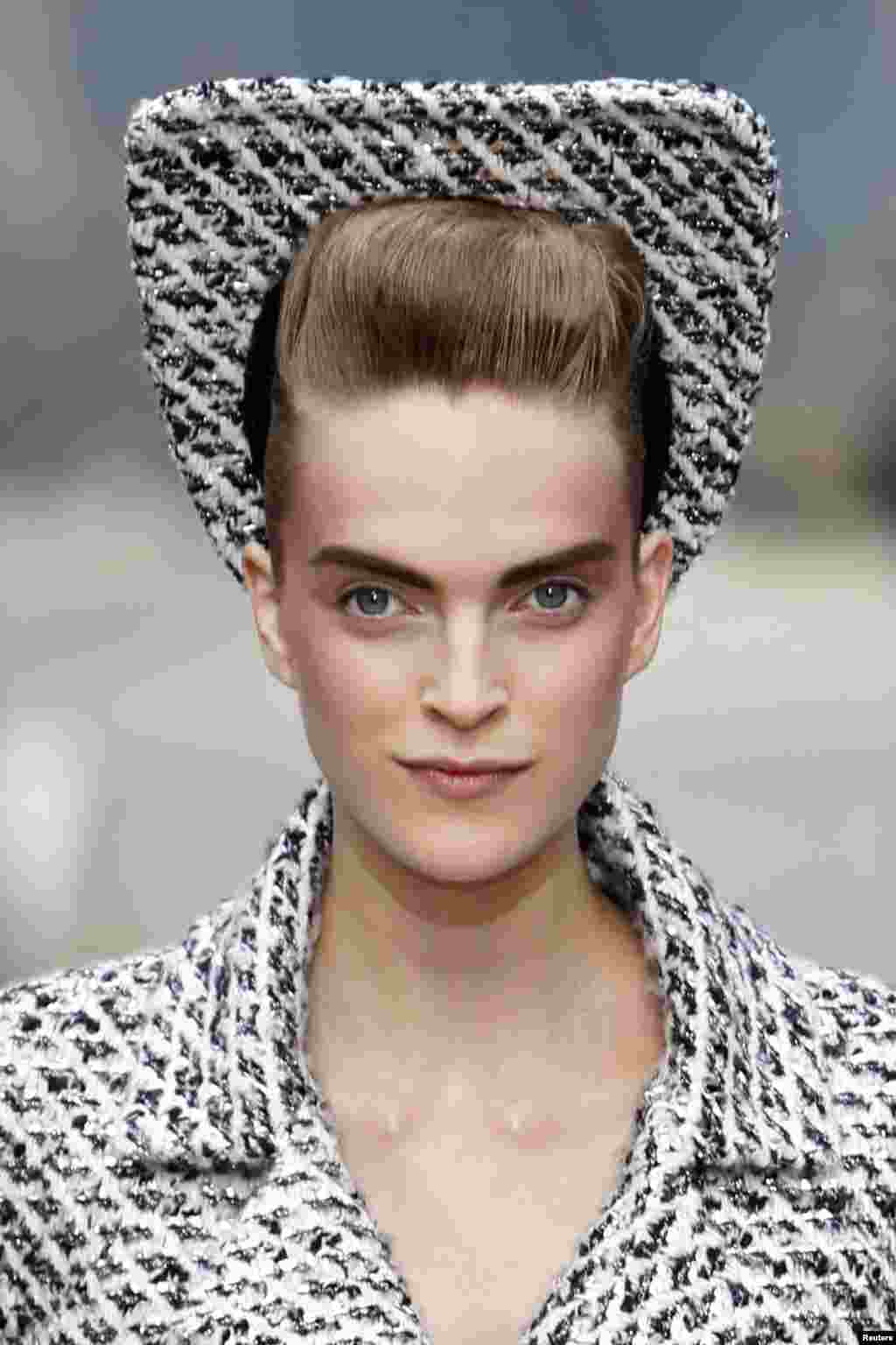 اس فیشن شو میں ملبوسات کے علاوہ ثقافت کو اجاگر کرنے کی کوشش کی گئی۔