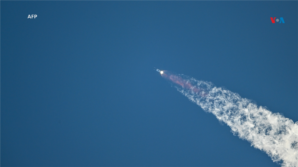 La nave espacial SpaceX despega de Starbase cerca de Boca Chica, Texas, mientras sus espectadores esperan con ansias los resultados de esta sexta prueba.