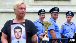 Мать Дмитрия Ящука не верит в суицид своего сына