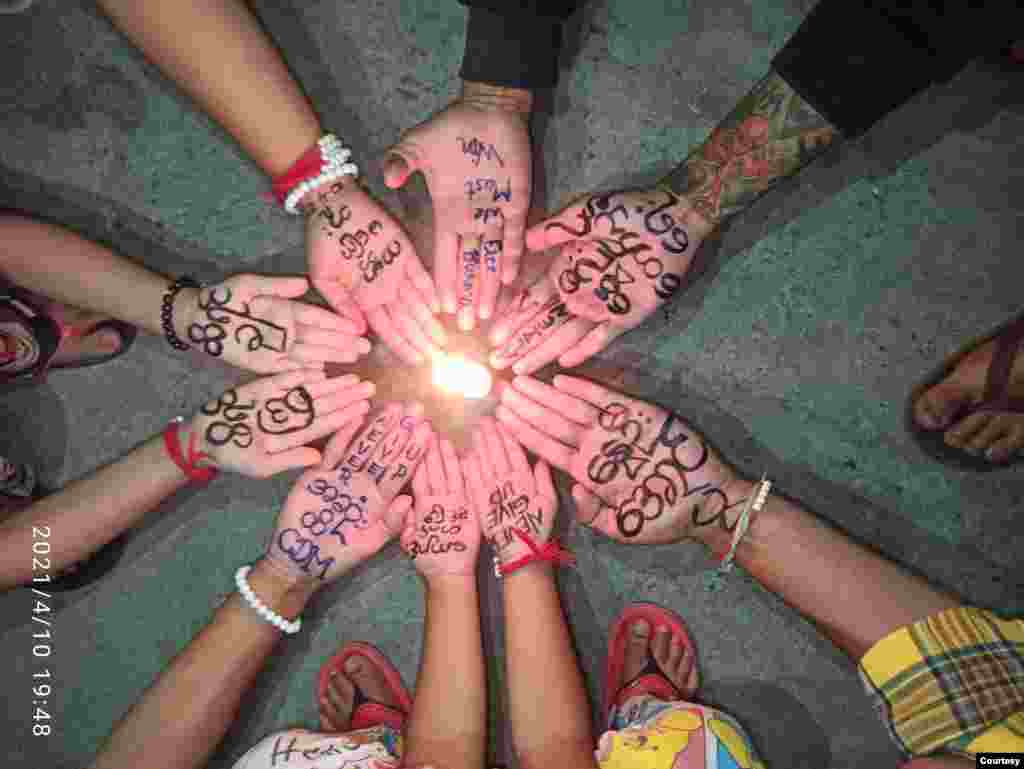 တောင်ကြီးမြို့မှာ ပြုလုပ်ခဲ့တဲ့ စစ်အာဏာရှင်ဆန့်ကျင်ရေး လက်ဝါးသပိတ်။