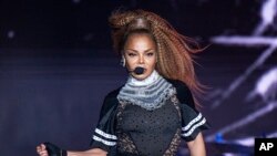 Janet Jackson saat tampil di Festival Essence, New Orleans, 8 Juli 2018. (Foto: dok).