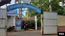 Fachada de la Universidad Hispanoamericana (UHISPAM), ilegalizada por la Asamblea Nacional de Nicaragua este martes 14 de diciembre. [Foto: Donaldo Hernández, VOA]