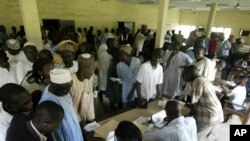 Masu sa ido na hukumar kidayar jama'a wajen biyan albashi