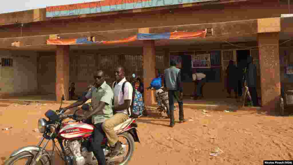 Le siège du parti politique Moden Lumana Africa, Niamey, Niger, 16 février 2016. (Nicolas Pinault/VOA)