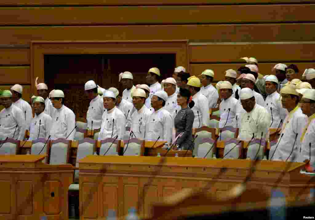 လႊတ္ေတာ္အစည္းအေဝးေတြ ျပန္စတင္။