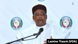 Mahamadou Issoufou, président du Niger, président en exercice de la CEDEAO, à Ouagadougou, le 14 septembre 2019. (VOA/Lamine Traoré)