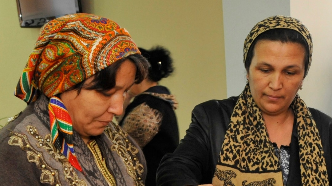 gtween veb-kamerada tish chotkasi bilan onanizm