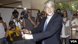 El primer ministro saliente José Sócrates aceptó la derrota y su propia renuncia como líder del Partido Socialista.