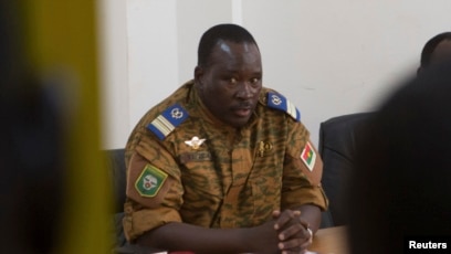 Tatuirovka bilan porno yulduz