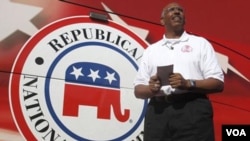 El presidente del Comité Nacional del Partido Republicano, Michael Steele, durante un acto de campaña en California.