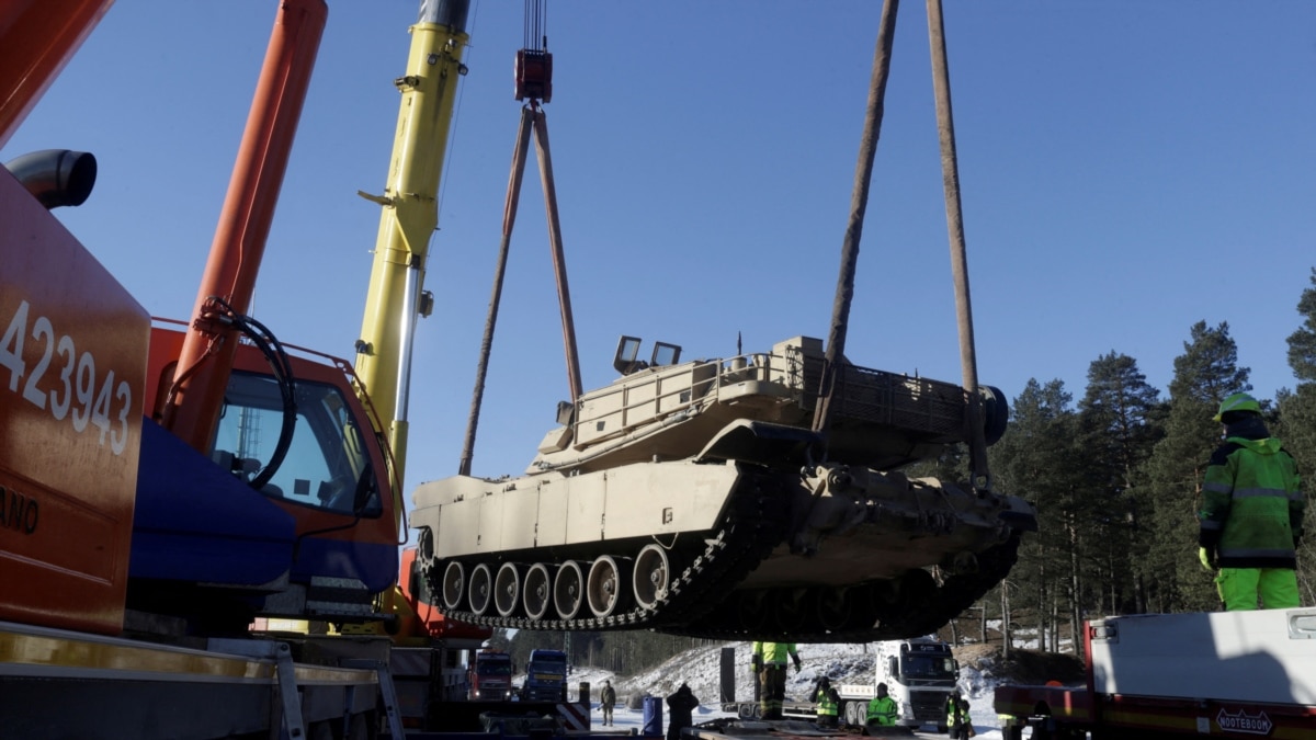 美国提前向乌克兰提供M1主战坦克 美议员吁拜登政府提供集束炸弹