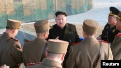 북한 김정은 국방위원회 제1위원장이 인민군 제572대련합부대와 제630대련합부대 관하 부대들의 련합협동훈련을 조직 지도했다고 북한 조선중앙통신이 23일 보도했다. (자료사진)