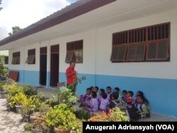 Atmosphère d’enseignement et d’apprentissage dans l’une des écoles de l’île de Samosir, au lac Toba, au nord de Sumatra. (Photo: VOA / Anugerah Adriansyah)